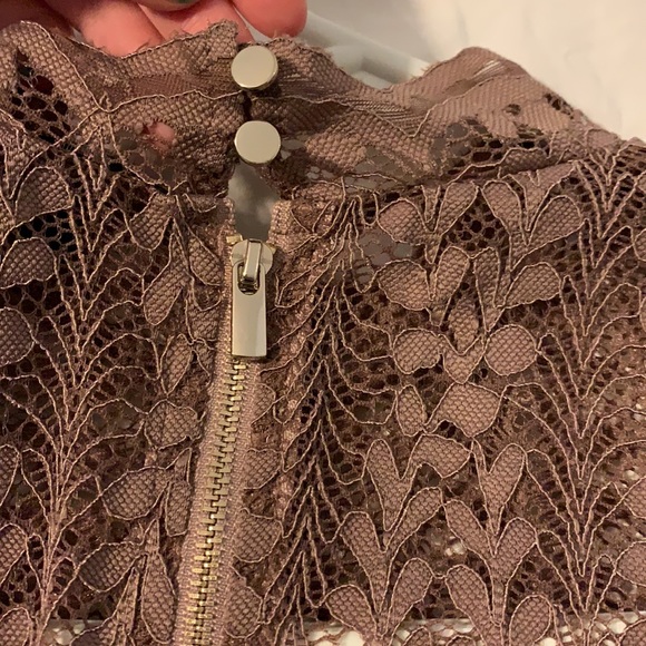 Dynamite Lace Shirt - Picture 3 of 3